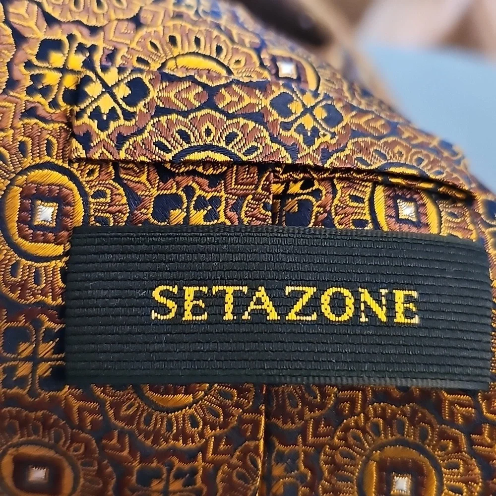Elegant Gold And Black Patterned Men's Tie. By SETAZONE‎ 100% SILK.